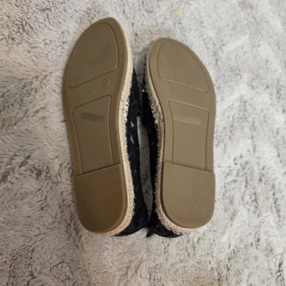 BCBG Navy Floral Espadrille Flats 7.5